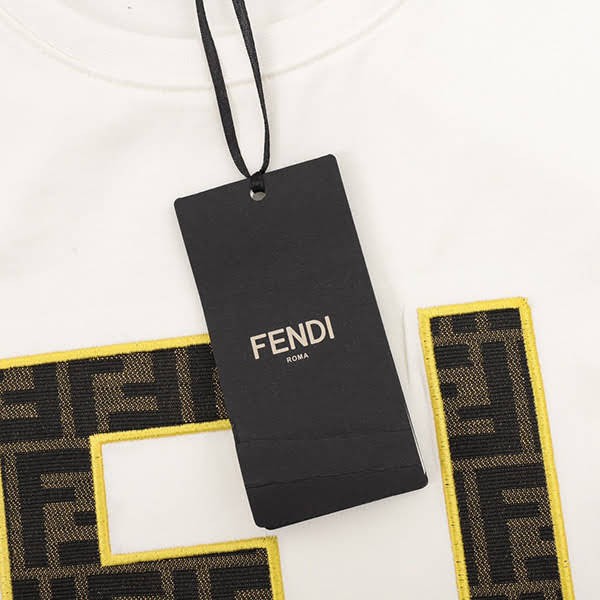 フェンディ ホワイト コットン Tシャツ 偽物 fes67883